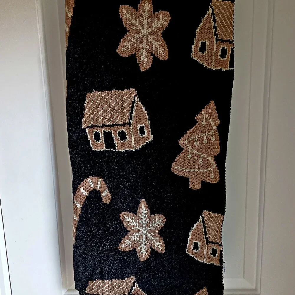 NEW! EXQUISITE SWEATER KNIT GINGERBREAD BLANKET